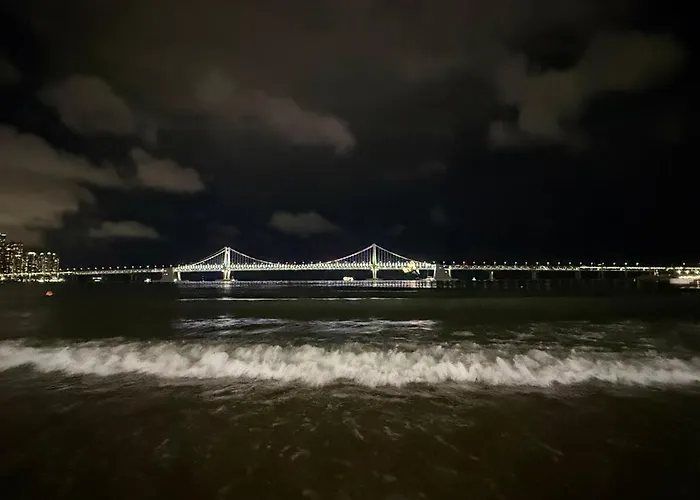 광안, 콤마 Busan